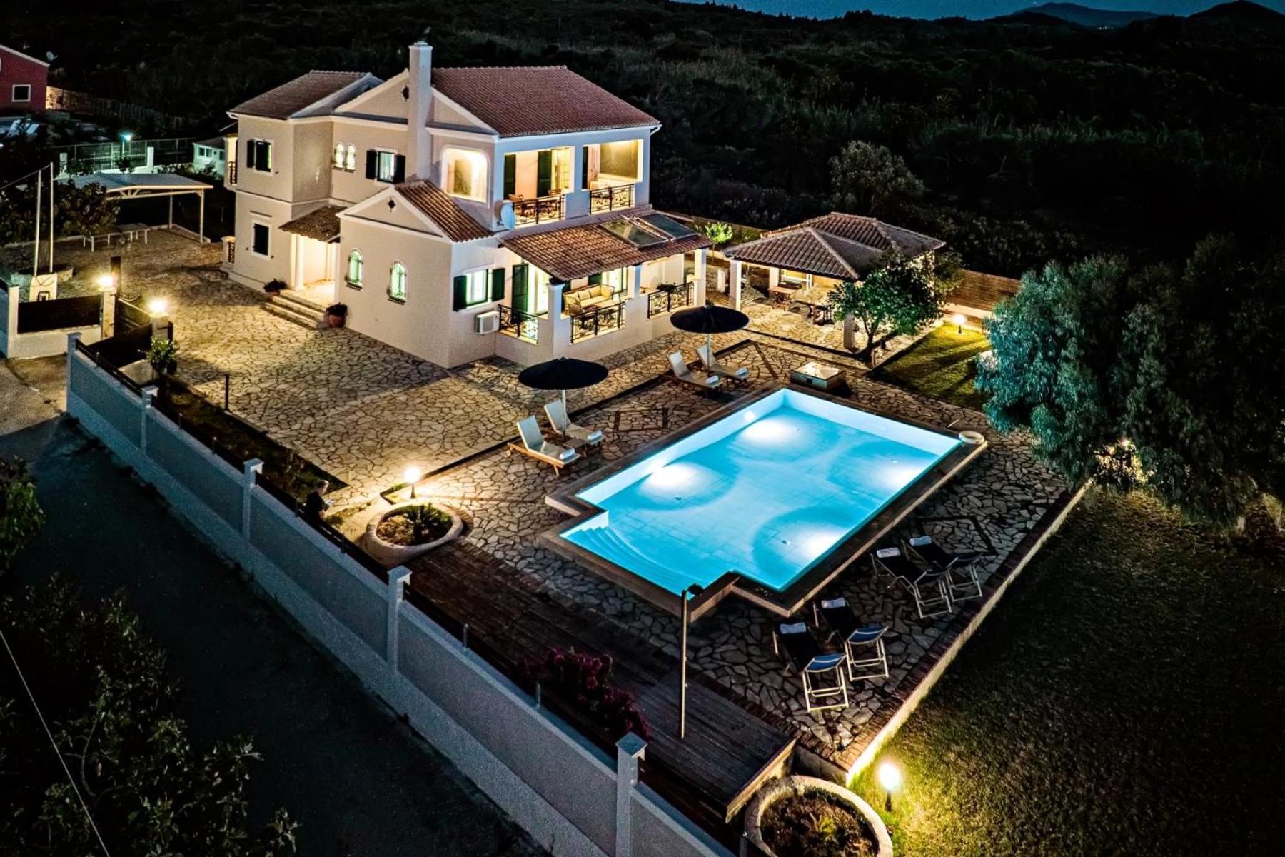Skidi Beach house Ágios Matthaíos Exterior foto